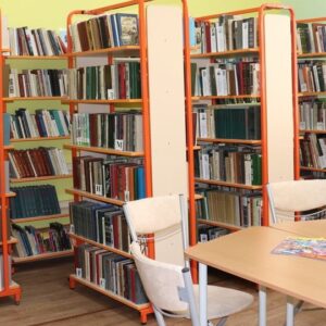 Стеллаж двухсторонний на металлокаркасе