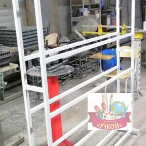 Стеллаж для хранения мячей на металлокаркасе